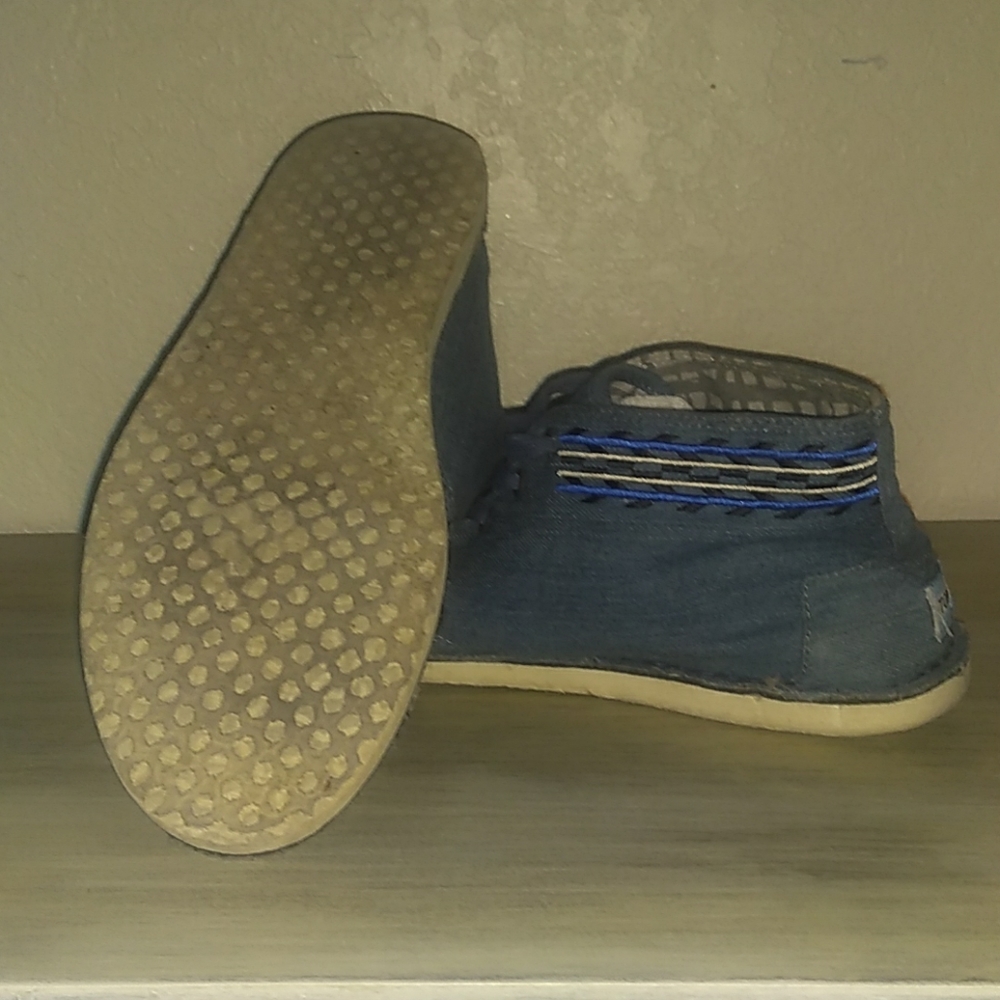 Shoes - Picture 3 of 6